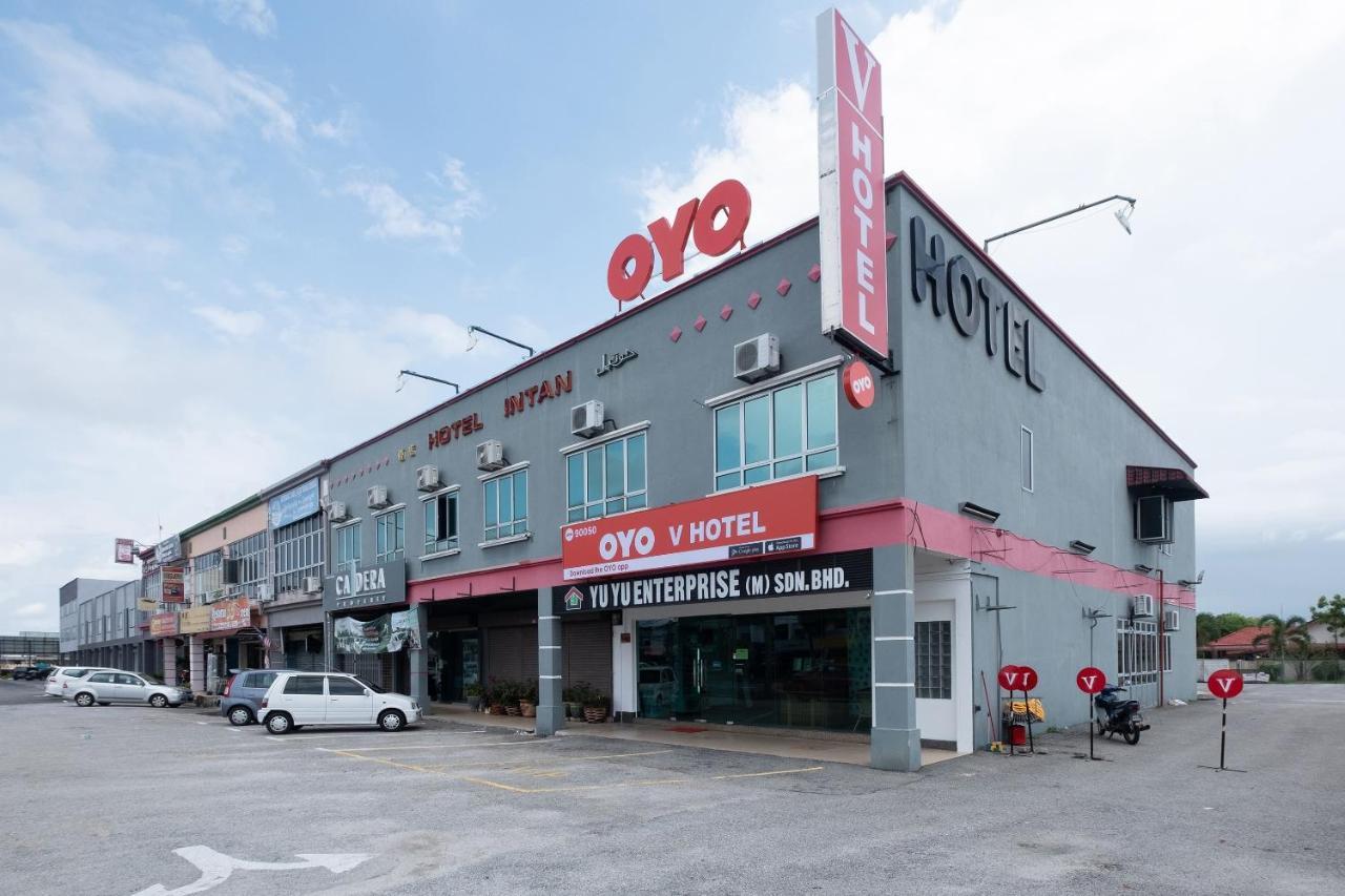 Oyo 90050 V Hotel Teluk Intan Exterior photo