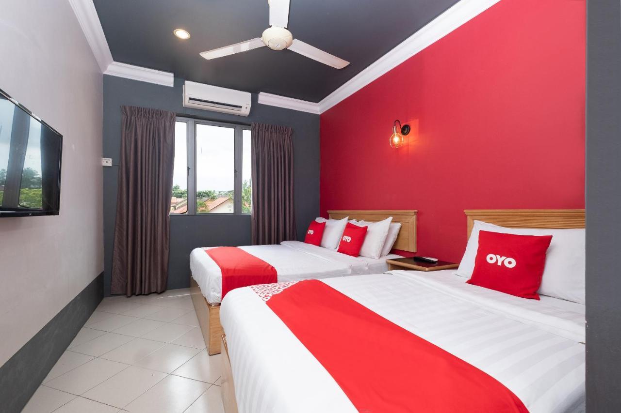 Oyo 90050 V Hotel Teluk Intan Exterior photo