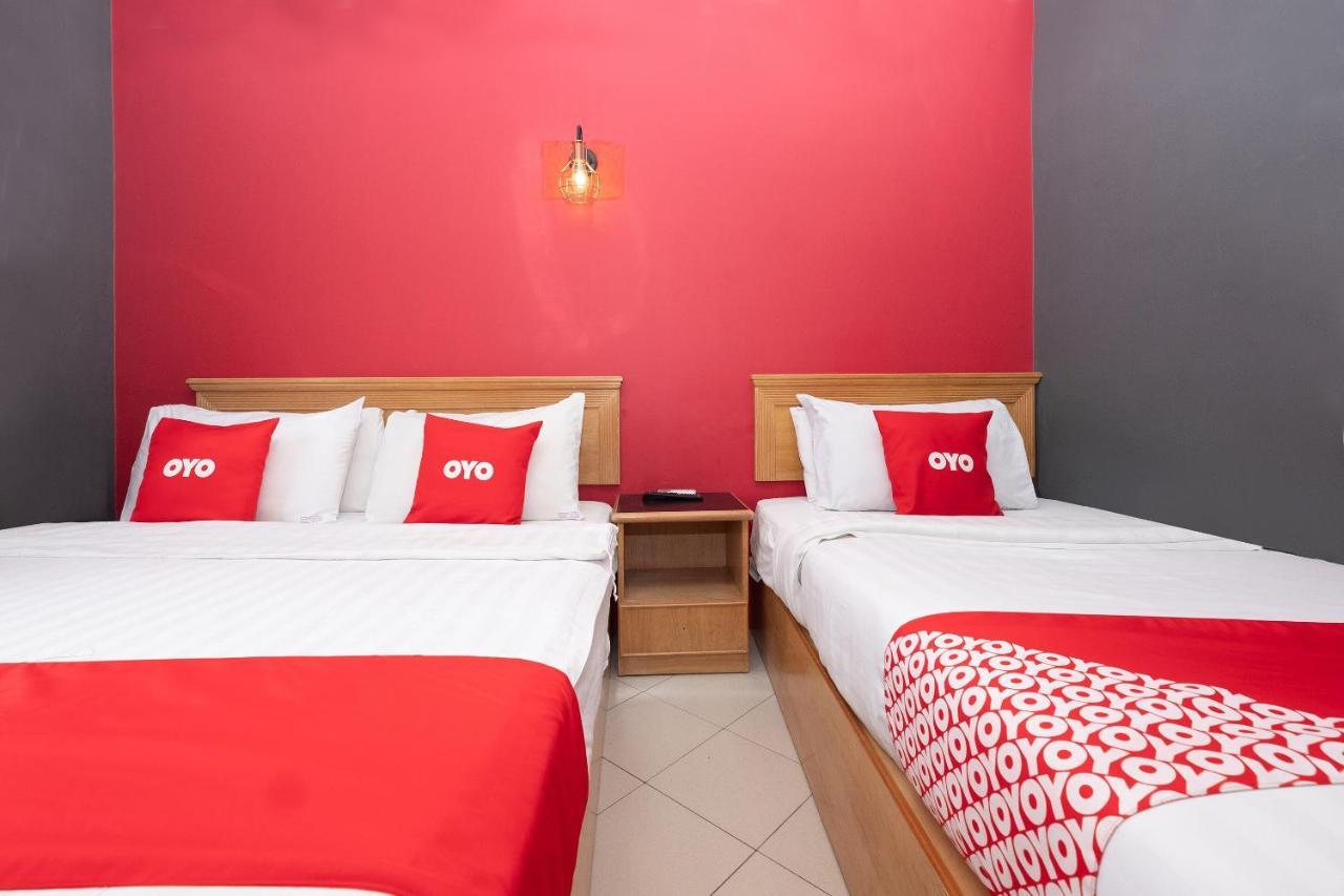 Oyo 90050 V Hotel Teluk Intan Exterior photo